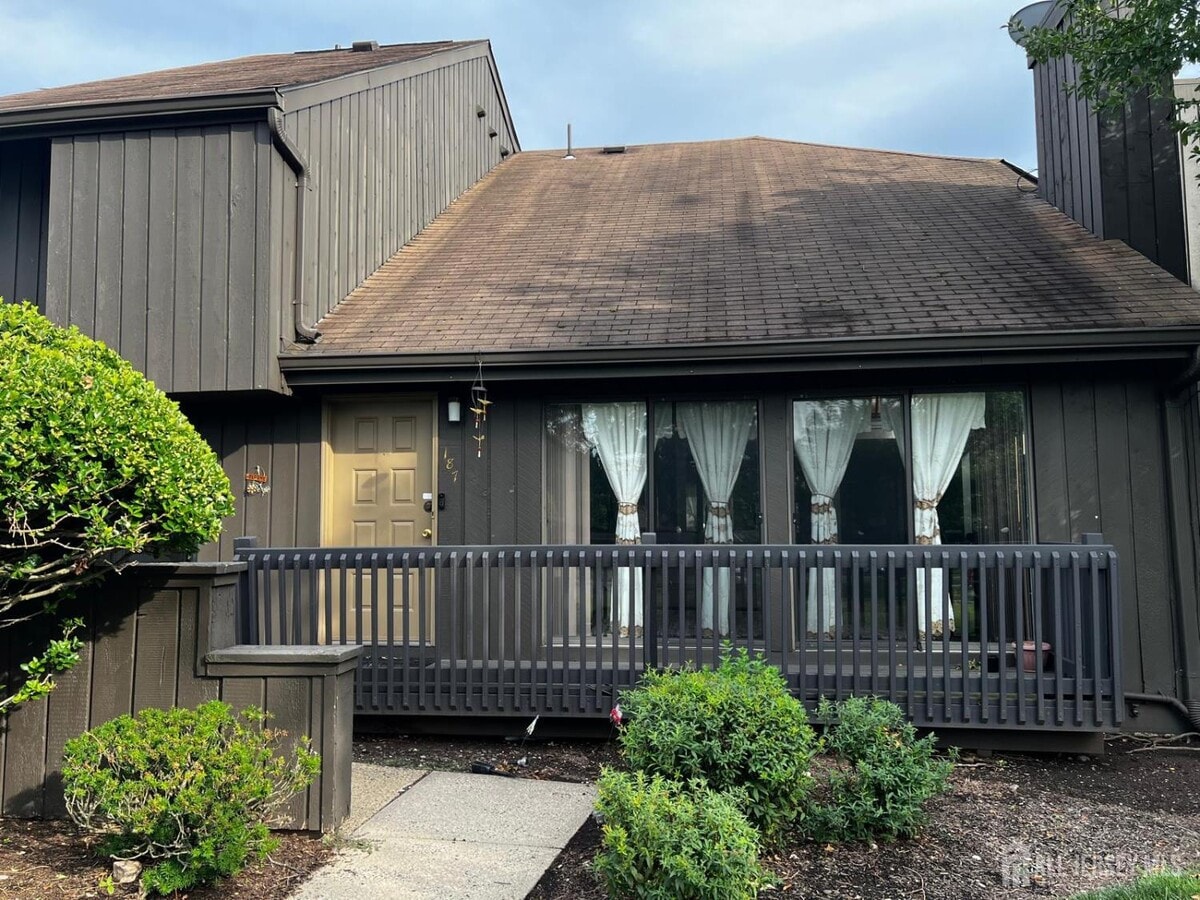Photo - 187 Westgate Dr