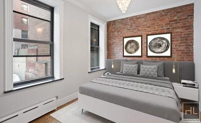 Photo - E 18TH ST. Unidad 3D