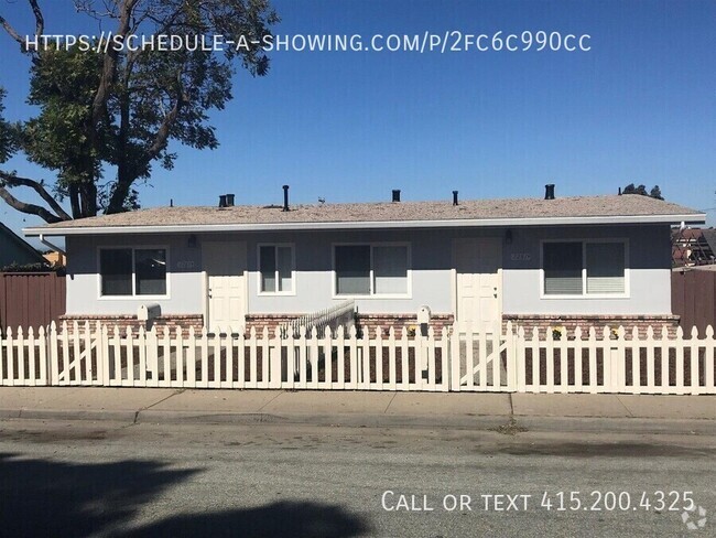 Building Photo - Pet Friendly 2 Bedroom Duplex in Seaside Unit A Rental