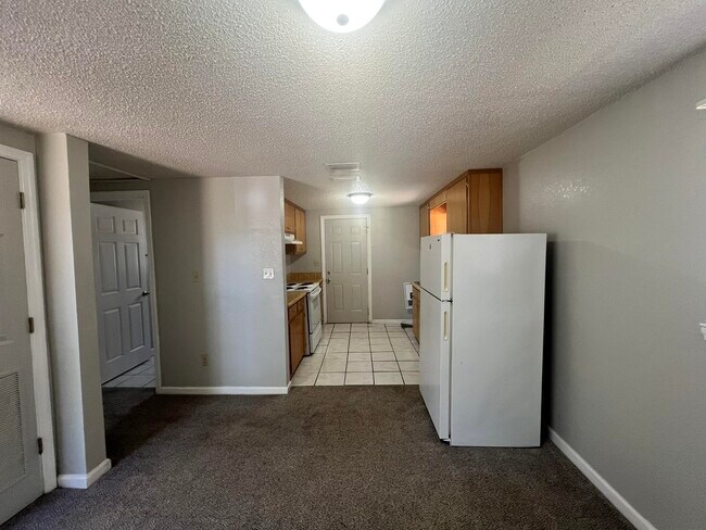 Photo - 1614 Lonnie Rd