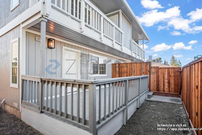 Photo - 29215 Dixon St