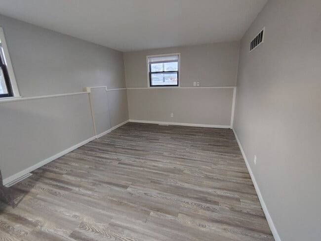 Photo - 2433 Jonathan Ave