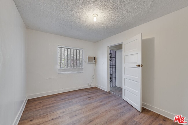 Photo - 220 E Vernon Ave Unit 1/2