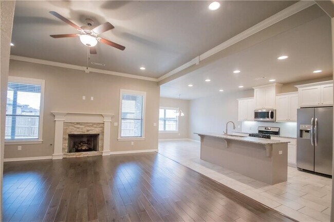 Photo - 301 Cisterna Dr