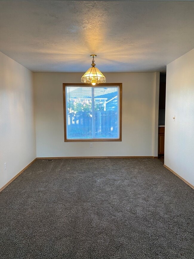 Photo - Spacious & Updated 4 Bedroom 2.5 Bath In Highly Desirable SW Corvallis Neighborhood!