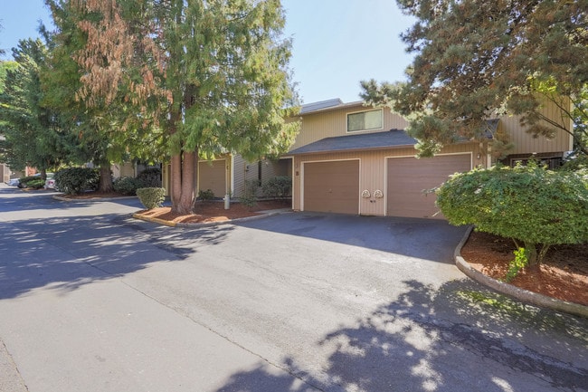 Photo - Royal Ridge Condominiums