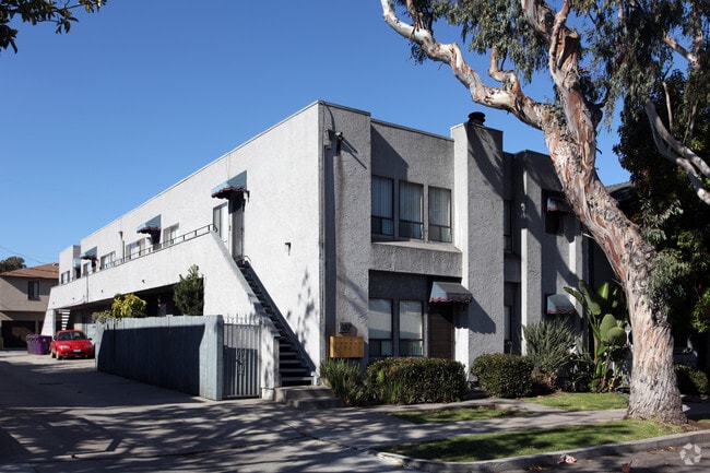 Building Photo - 827 Grand Ave Long Beach Apartments