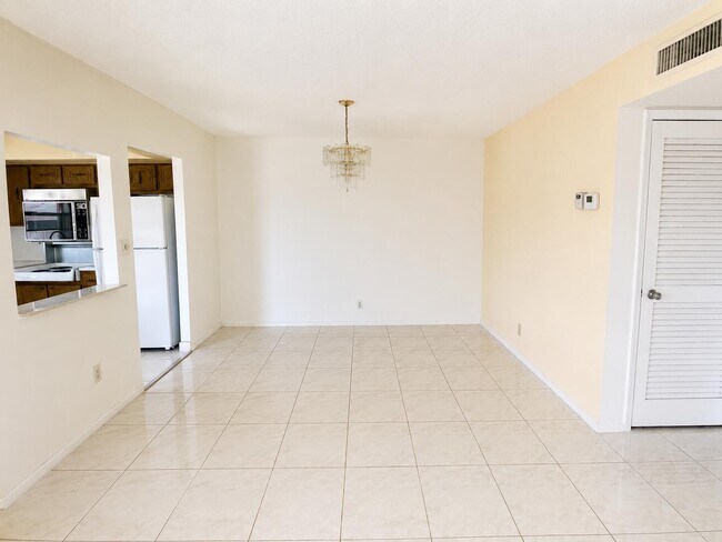 Photo - 5300 Washington St Unidad S313
