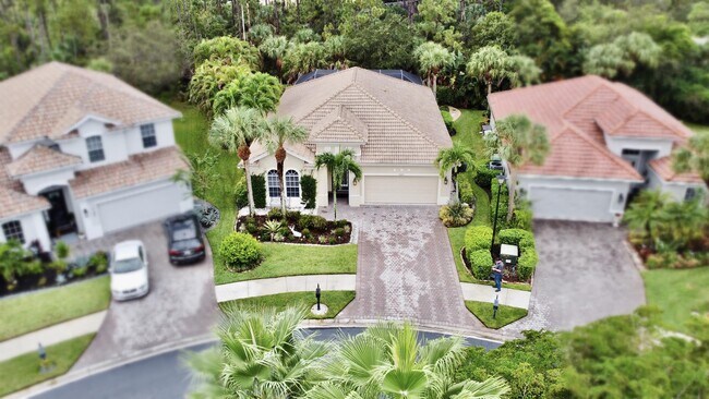 16152 Parque Ln