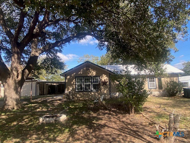 214 S Hackberry Ave