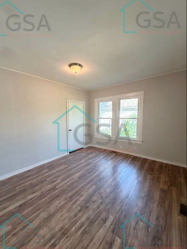 Photo - 2 bedroom 1 bathroom House AVAILABLE NOW