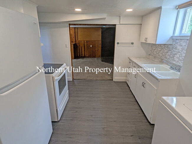 Photo - 2 Bed 1 Bath Unit B