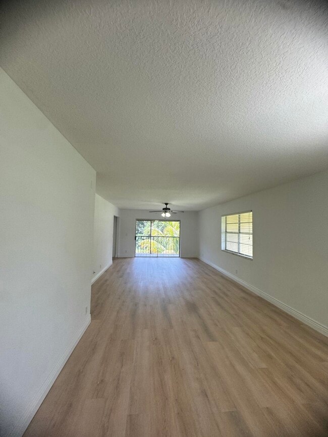 Photo - 2965 SW 22nd Ave Unit 208