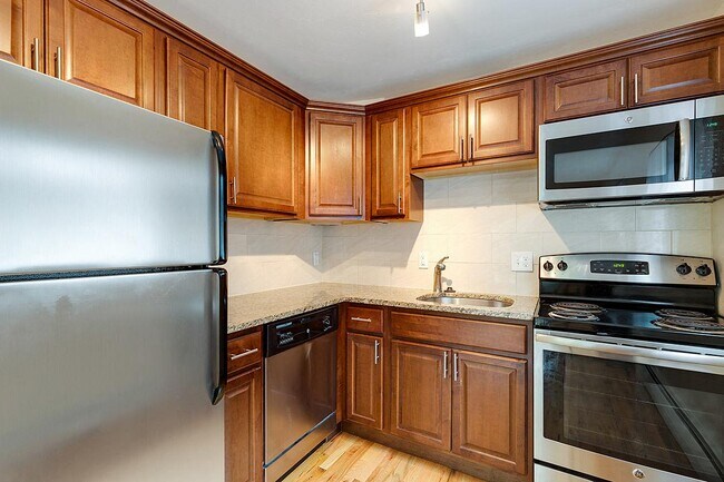 Photo - 1362 Clayton St. Apartments