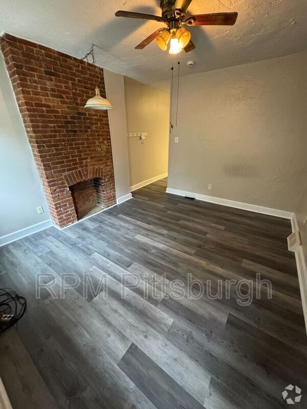 Building Photo - 122 Earl St Rental