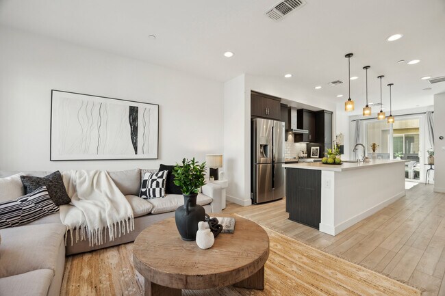 Photo - 172 Uptown Cir