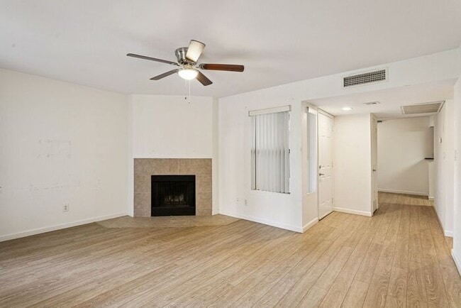 Photo - Apply Here WWW.RENTREDBRICK.COM