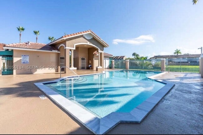 Building Photo - 6475 SW 130th Pl Unit 404