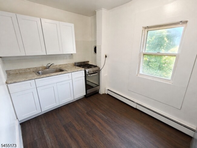 Photo - 147 Meriline Ave