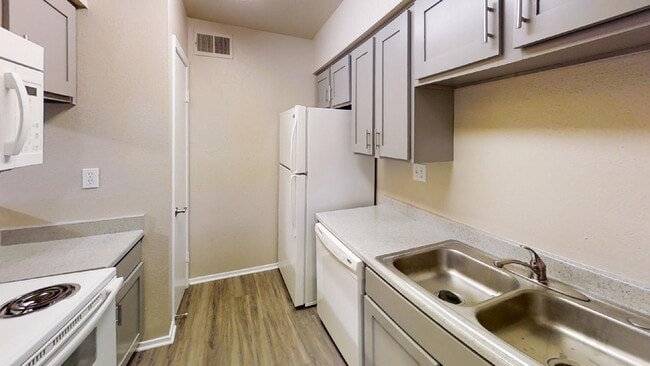 Bosque River Apartments