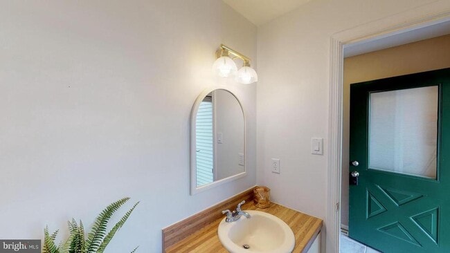Photo - 103 Damson Ln