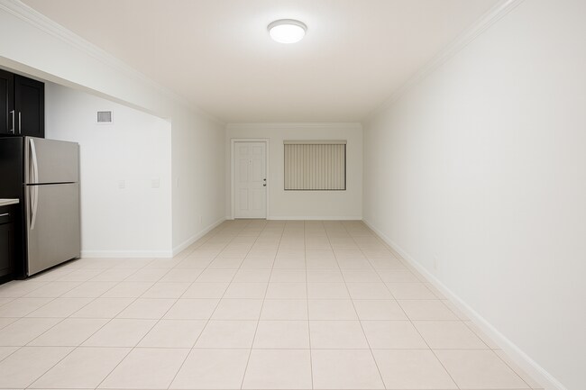 Photo - 314 S Luna Ct Hollywood, FL 33021