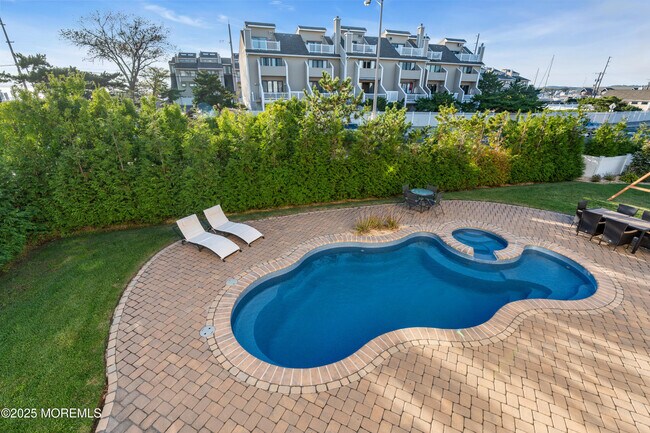 Photo - 2 Tradewinds Ln