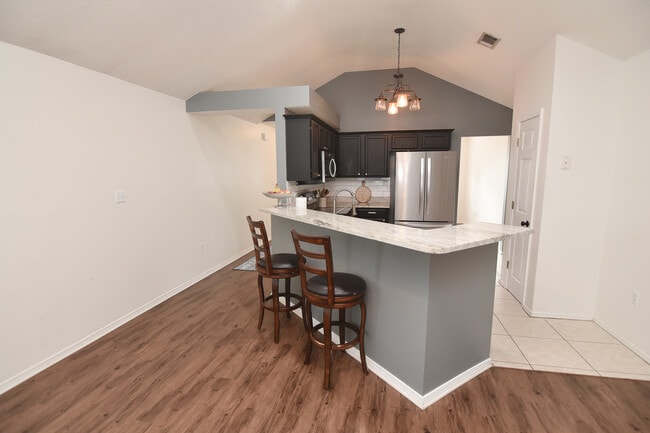 Photo - 104 Wright Dr
