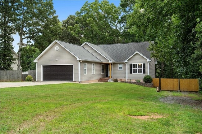 Photo - 141 Poplar Way