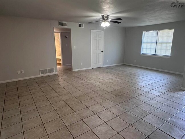 Photo - 4638 Cascades Dr