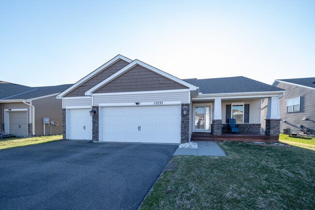 Photo - 15233 Emory Ave