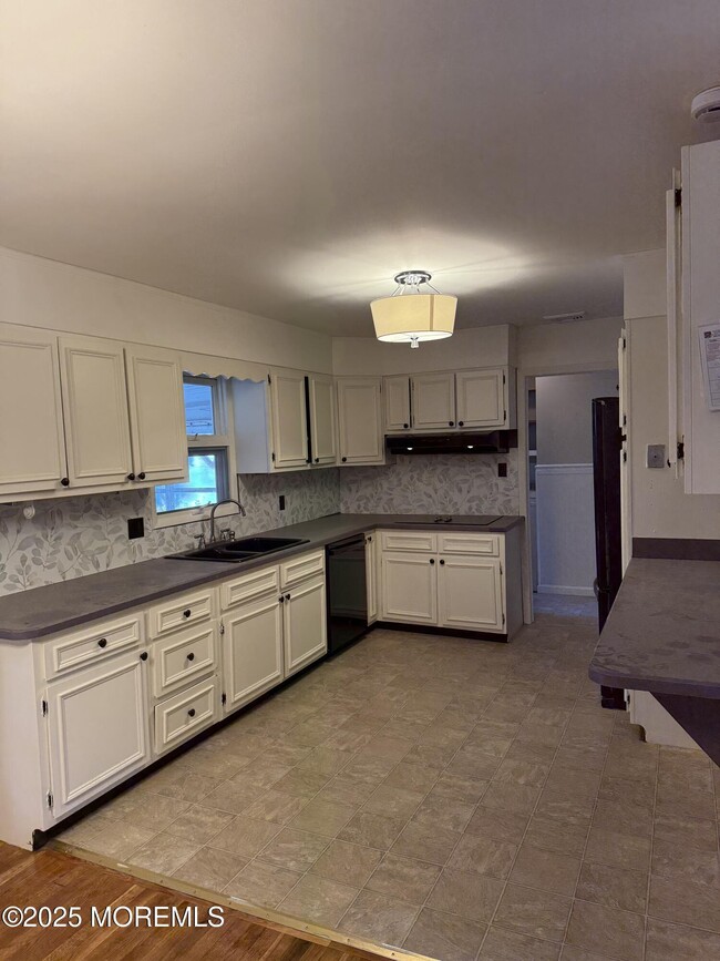 Photo - 324 Shady Brook Ln