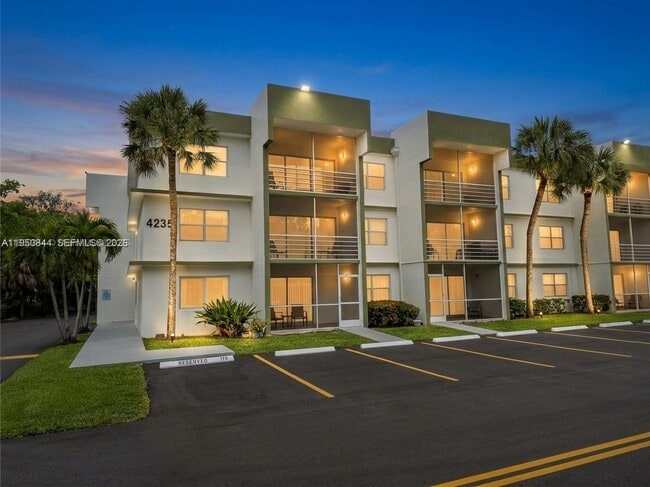 Building Photo - 4235 N University Dr Unit 107