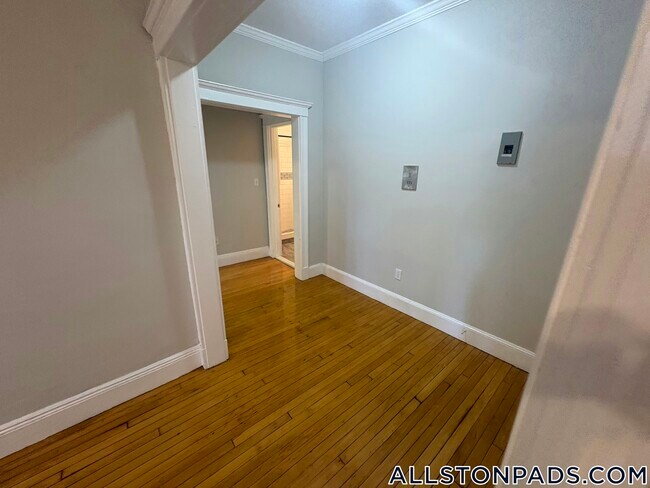 33 Highgate St Unit 6