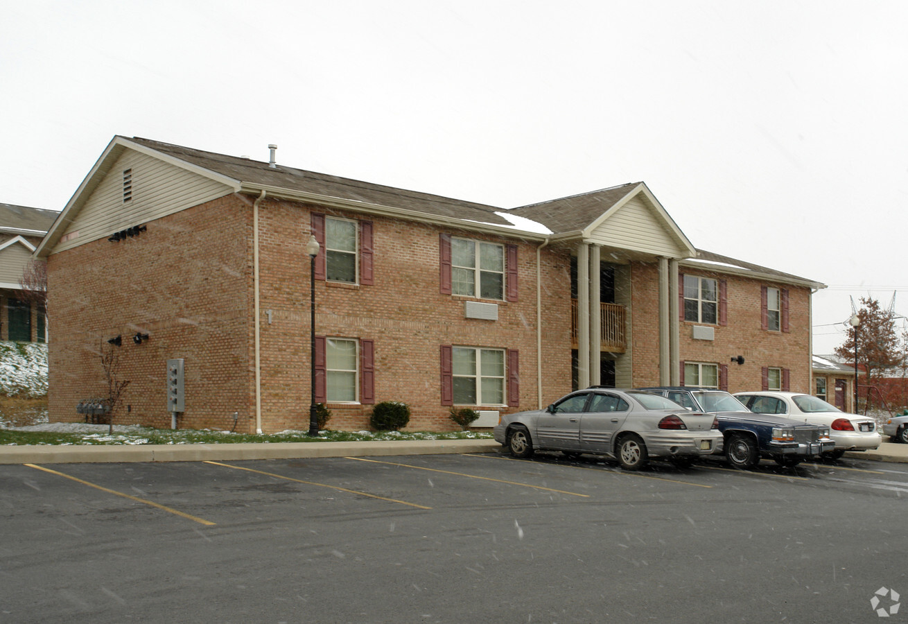 Van Meter Heights - Van Meter Heights Apartments