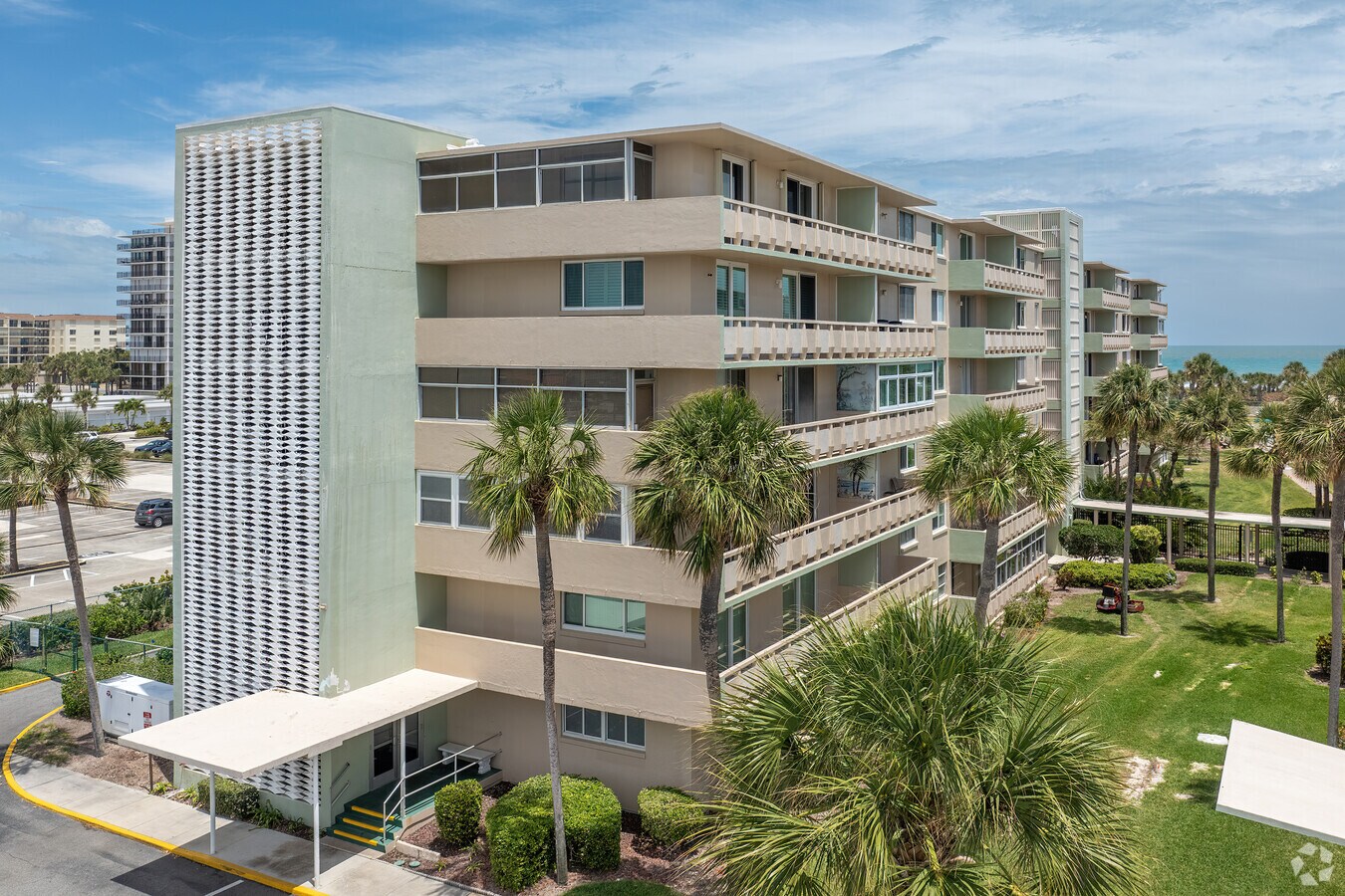 2020 N Atlantic Ave Cocoa Beach, FL 32931 - Twin Towers