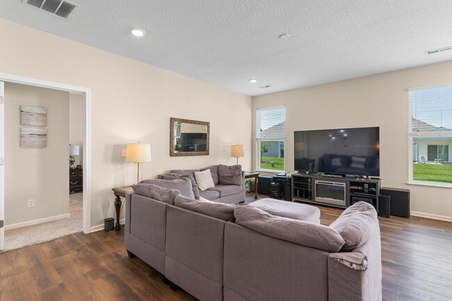 Photo - 220 Woodland Sky Dr