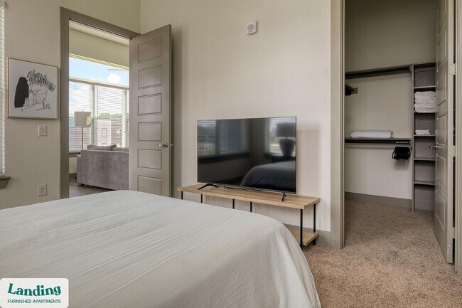 300 Enclave Dr Unit 2-2418