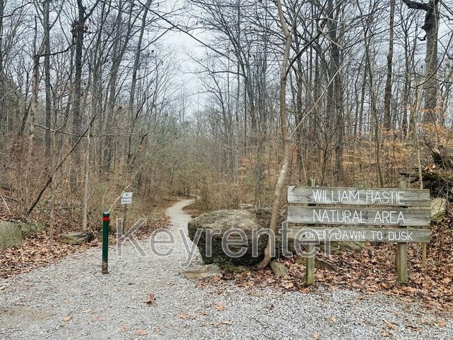 Photo - 516 Post Oak Ln