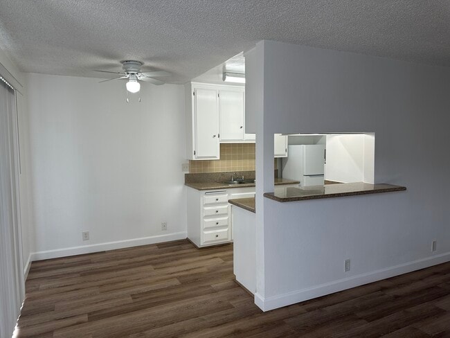 Photo - 1718 S Barrington Ave Unit 7