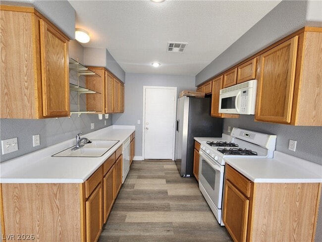 Photo - 776 Spotted Eagle St