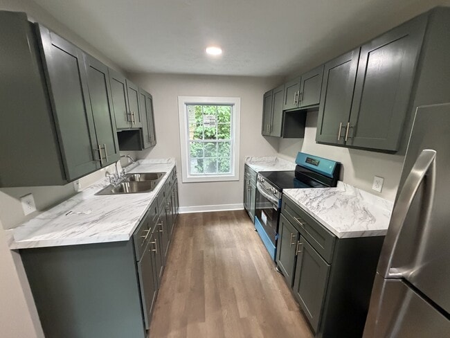 Photo - 909 Blue Ridge Dr