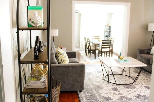 Photo - 4115 W San Pedro St