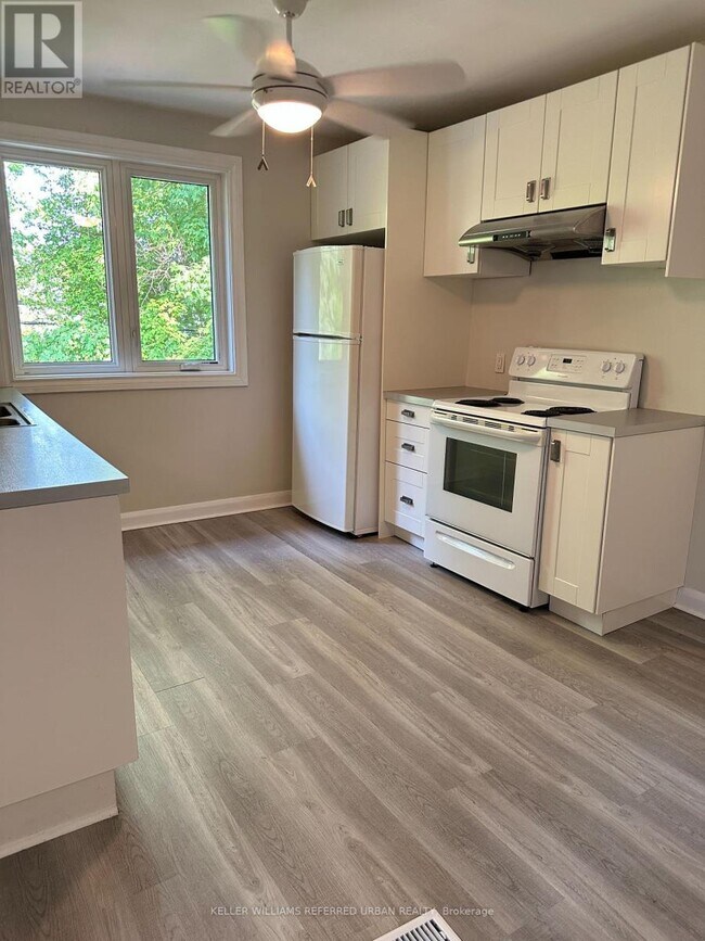 Photo - 407 Woodbine Ave
