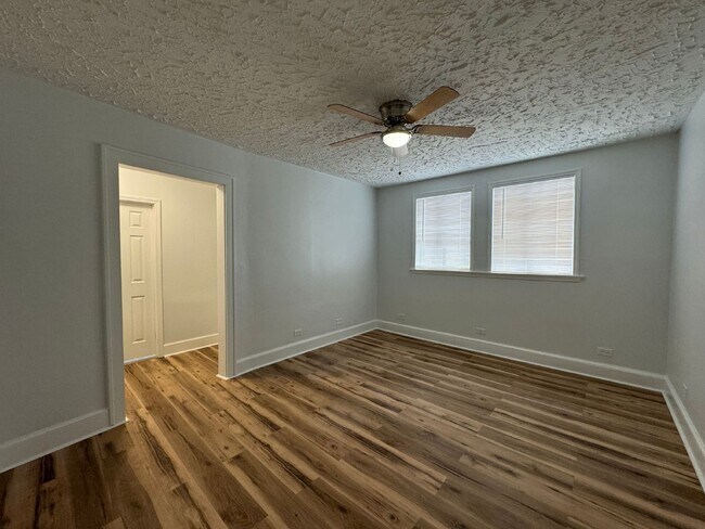 Building Photo - 422 Magnolia Ave Unit 3