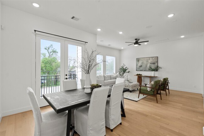 Photo - 3013 Nagle St