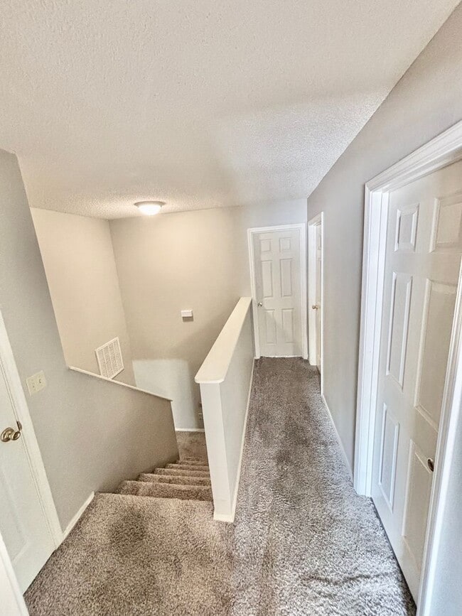 Photo - 415 Valley Dr