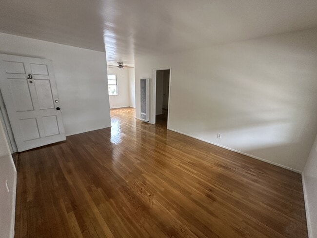 Photo - 2441 Silver Lake Blvd Unidad 2441-D