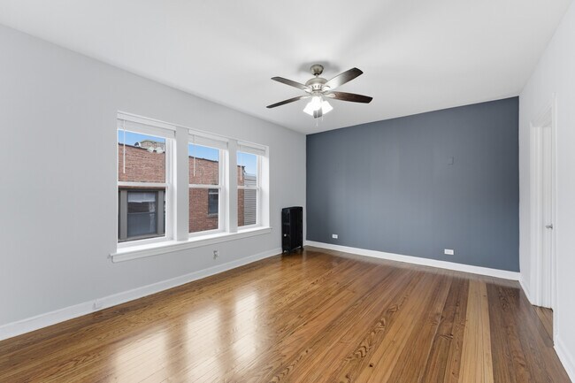Photo - 1722 W Juneway Terrace Unit 3B