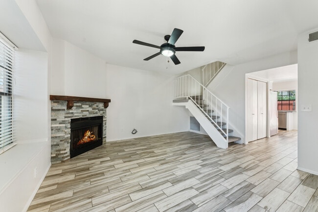 Photo - 4901 E Kelton Ln Townhome